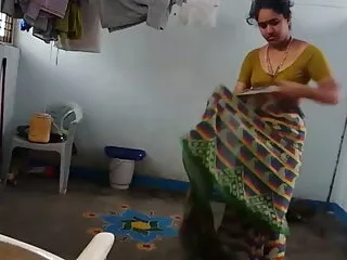 यूएनए मूवी एचडी सेक्सी डोनो आलो स्पेसिचियो