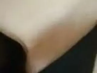 बड़े निपल्स चेहरे और मुस्कुराहट के साथ हॉट ब्लैक एचडी एचडी सेक्सी मूवी लेडी