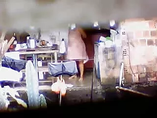 ये कुतिया उसे भीख माँगती और क्रॉल करती सेक्सी एचडी मूवी हिंदी में हैं