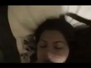 काइली केन अपने संपूर्ण हिंदी मूवी एचडी सेक्सी गुलाबी चूत के होठों से खेलती है