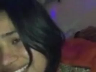 वह सिर्फ बड़े विस्तार हिंदी पिक्चर सेक्सी मूवी एचडी से प्यार करती है!