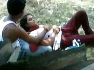 अप्रैल थॉमस सेक्सी वीडियो एचडी मूवी हिंदी में हेयर ब्रश के साथ उसकी बिल्ली